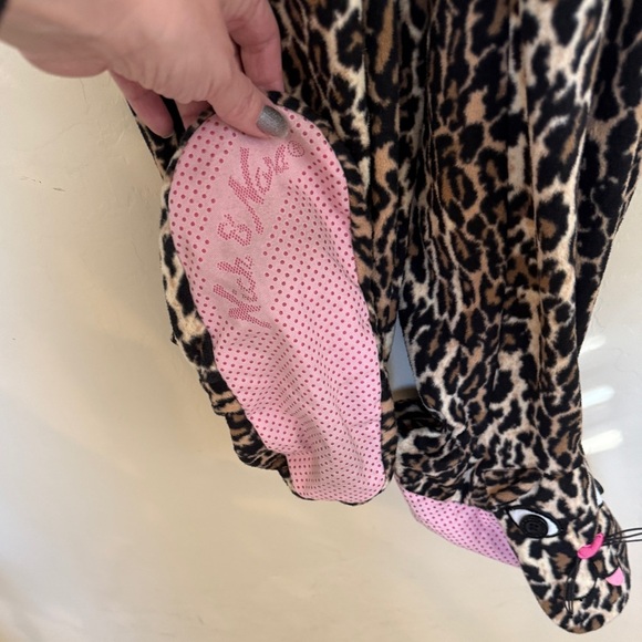 Nick & Nora Leopard Pajama Footie Onesie Women Medium One Piece Animal Print - Picture 4 of 7